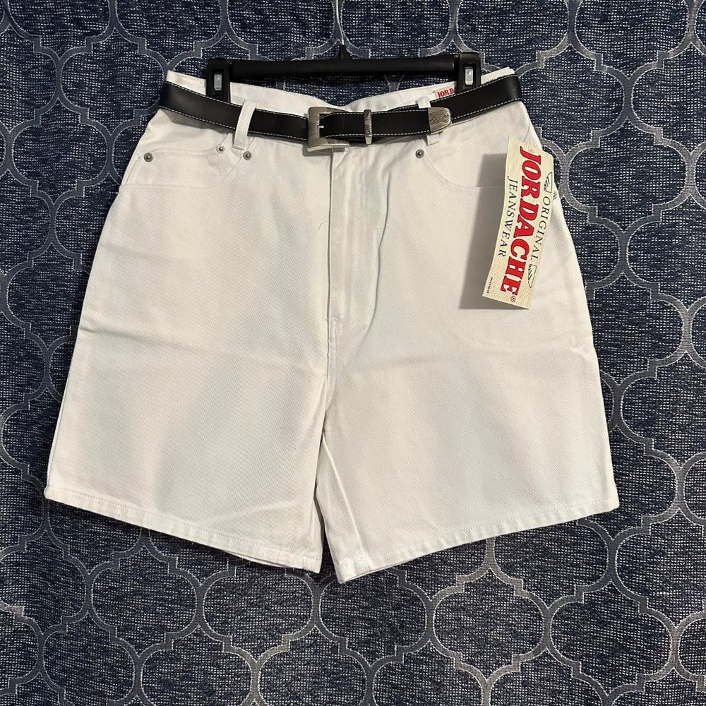Jordache women's 16 NWT vintage white with black belt denim shorts high- rise